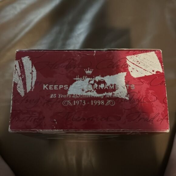 Hallmark Ornament 1998 Richard Petty Stock Car Nascar #2 in Series - Picture 4 of 4